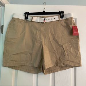 NWT Size 20 classic fit tan short with white grommeted belt